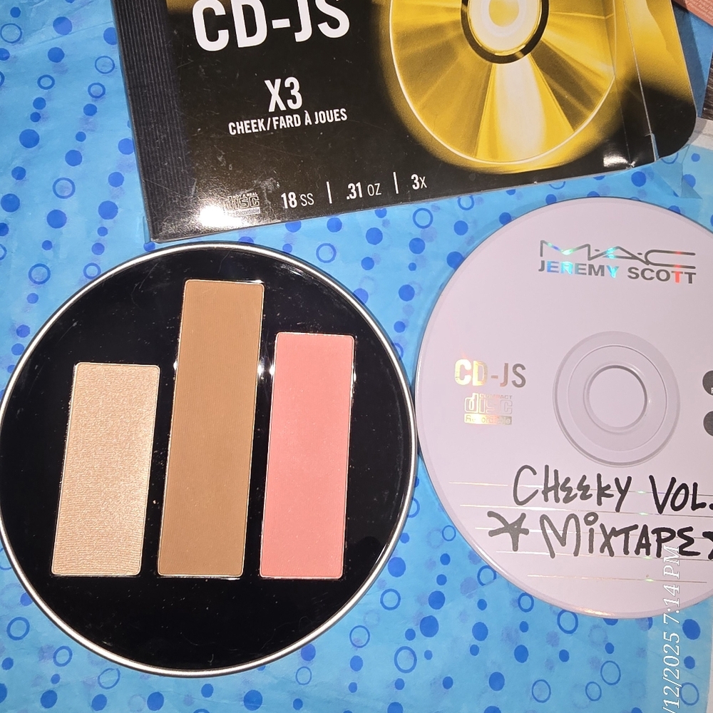 MAC Cosmetics Jeremy Scott Cheeky Vol. 1 Mixtape CD-JS Palette